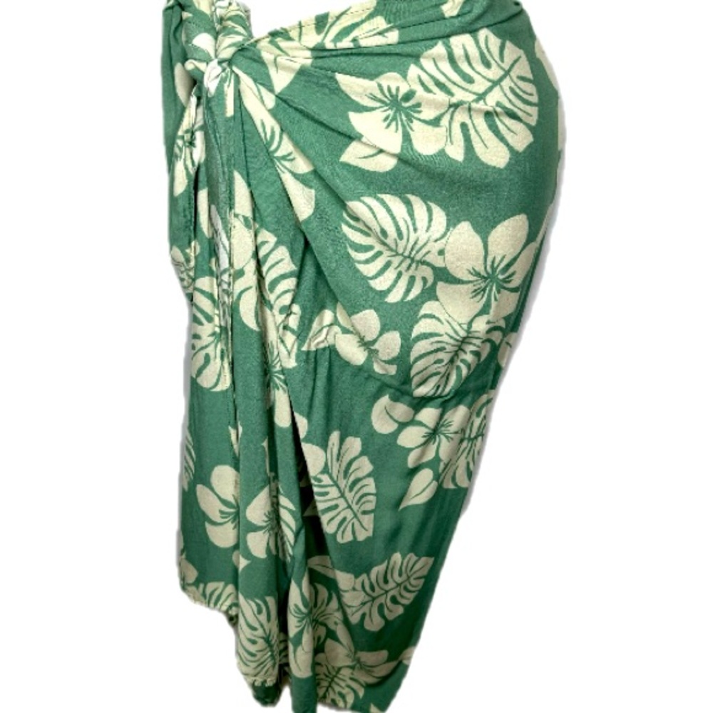 3/$25💥 Green and Ivory Tropical Pattern Sarong Wrap One Size Bin A